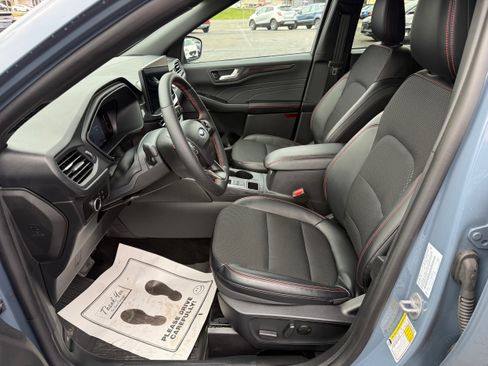 Used 2025 Ford Escape ST-Line w/ Tech Pack #1 image 9