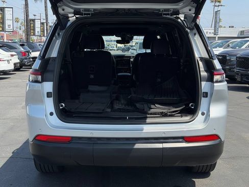 Used 2023 Jeep Grand Cherokee L Laredo AWD/4WD image 11