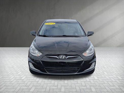 Used 2013 Hyundai Accent SE image 3