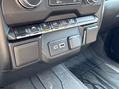Used 2024 Chevrolet Silverado 1500 Custom AWD/4WD image 28