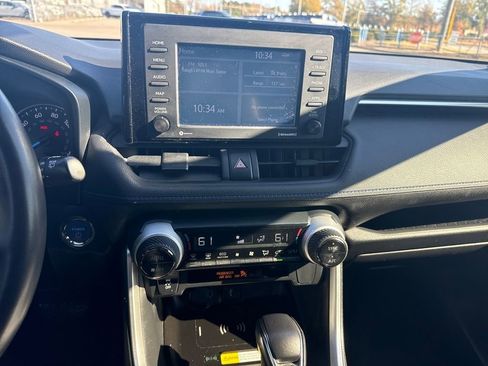 Used 2022 Toyota RAV4 SE image 20