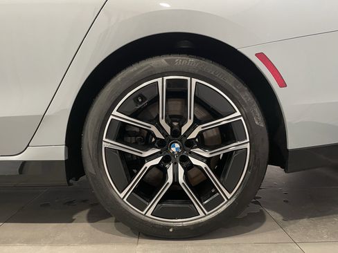 Certified 2024 BMW 760i xDrive w/ Premium Package 2 image 8