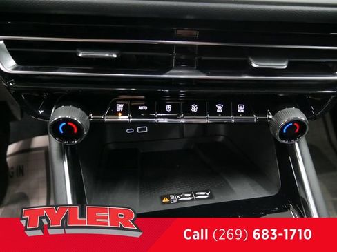 New 2025 Chevrolet Traverse LT w/ Driver Confidence Package image 30