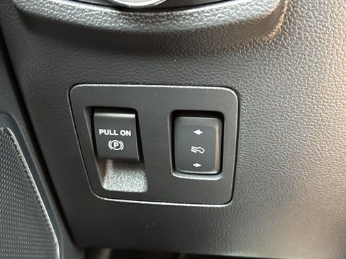 Used 2019 Ford F150 Lariat RWD image 19