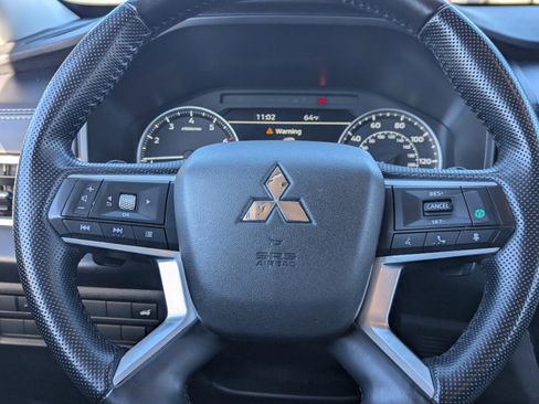 Used 2024 Mitsubishi Outlander SE image 23