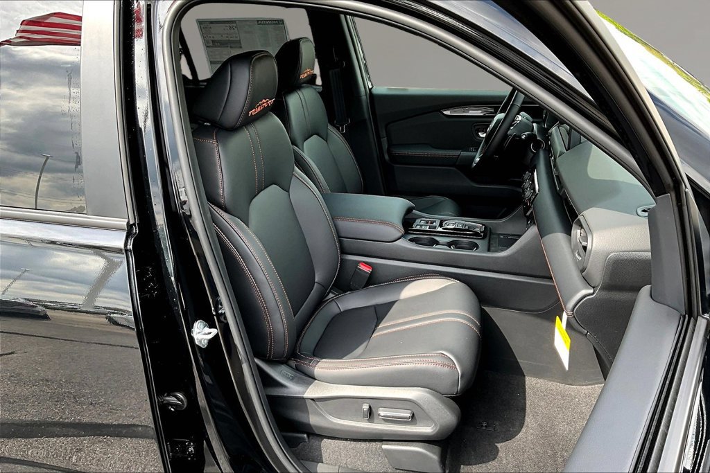 New 2026 Honda Pilot TrailSport image 10