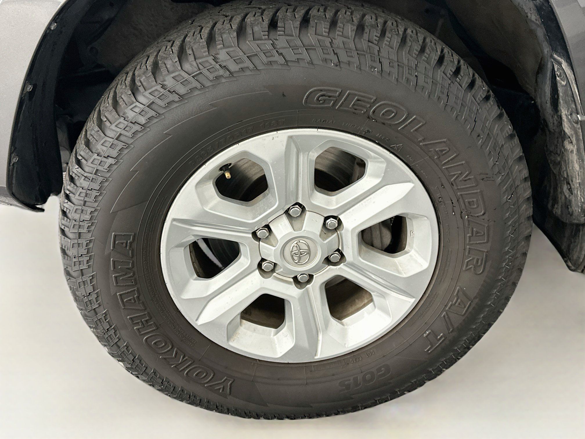 Used 2022 Toyota 4Runner SR5 Premium w/ Moonroof Package AWD/4WD image 11