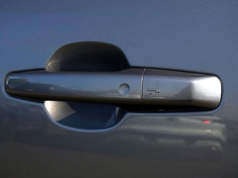 Used 2024 Jaguar F-PACE R-Dynamic S image 13