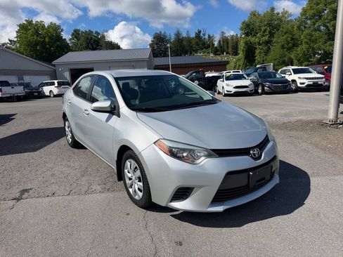Used 2016 Toyota Corolla LE FWD image 7