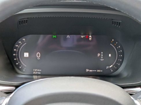 Used 2023 Volvo XC60 B5 Plus AWD/4WD image 29