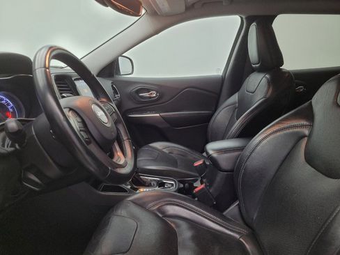 Used 2019 Jeep Cherokee Limited image 17