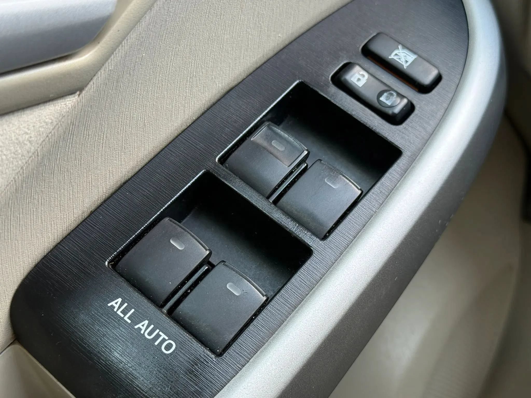 Used 2011 Toyota Prius Two FWD image 23
