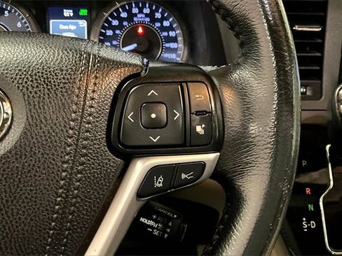 Used 2019 Toyota Sienna XLE Premium image 12