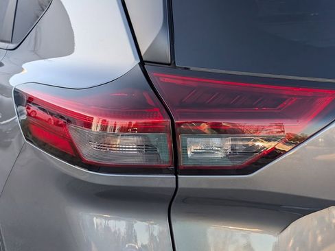 Certified 2023 Nissan Rogue SV image 13