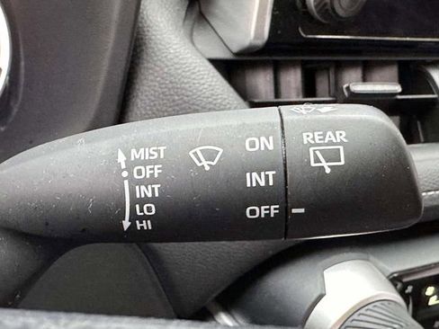 Used 2023 Toyota RAV4 LE AWD/4WD image 33
