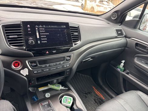 Certified 2022 Honda Pilot TrailSport image 36