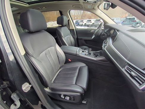 Certified 2022 BMW X7 xDrive40i w/ Premium Package image 26