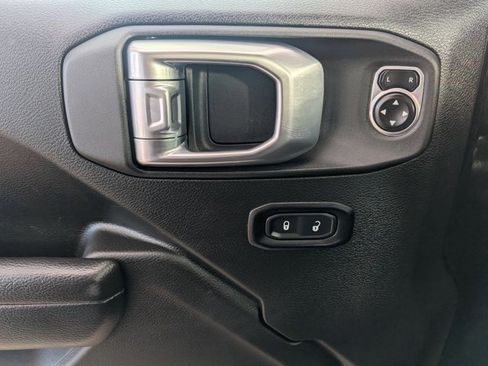 Used 2024 Jeep Wrangler Willys image 15