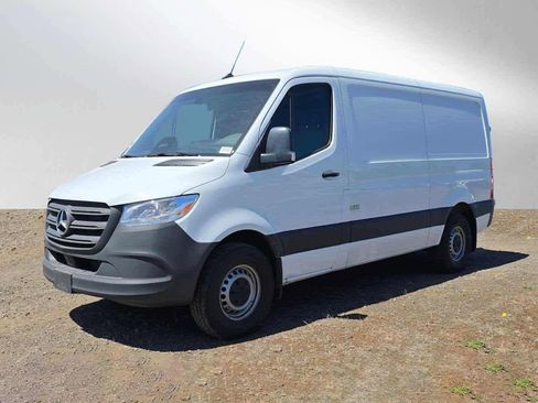 Used 2025 Mercedes-Benz Sprinter 2500 image 7