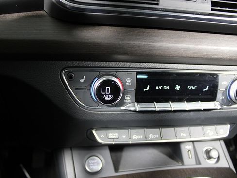 Used 2023 Audi Q5 2.0T Premium w/ Convenience Package AWD/4WD image 21