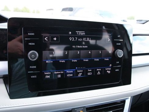 New 2026 Volkswagen Taos SE image 19