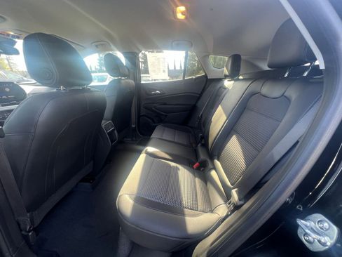 Used 2025 Chevrolet Trax LT image 25