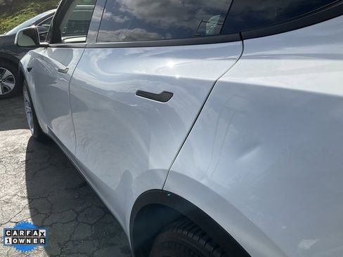 Used 2021 Tesla Model Y Long Range image 87