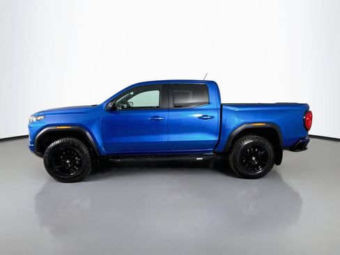 Certified 2023 GMC Canyon AT4 w/ AT4 Premium Package AWD/4WD image 4