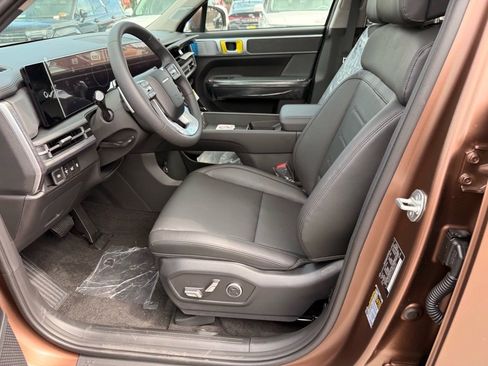 New 2025 Hyundai Santa Fe Limited image 9