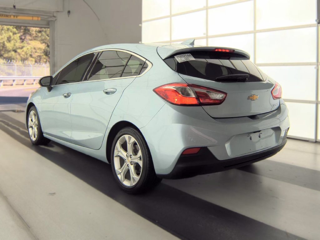 Used 2017 Chevrolet Cruze Premier FWD image 4
