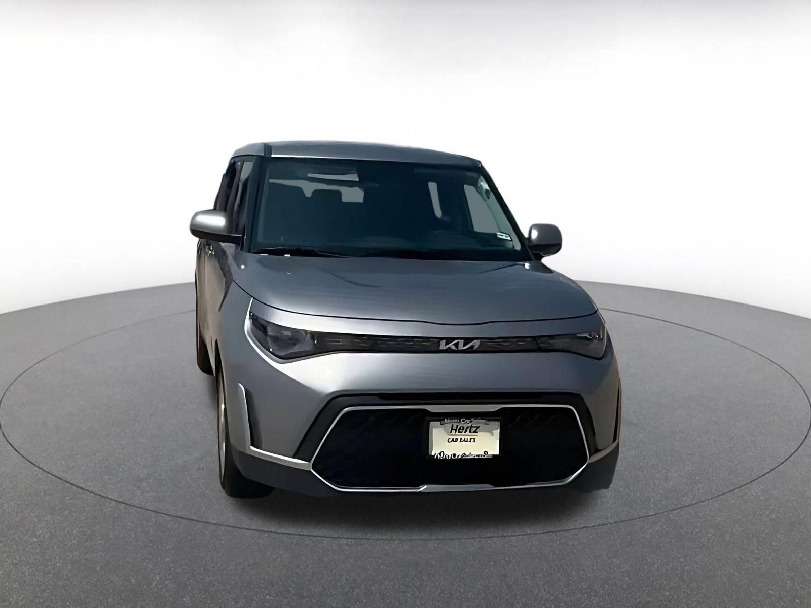 Used 2025 Kia Soul LX w/ LX Technology Package FWD image 3