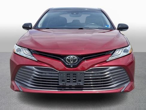 Used 2018 Toyota Camry XLE w/ Driver Assist Package FWD image 2