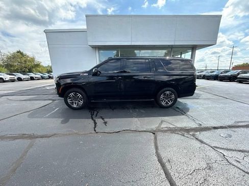 Used 2025 Chevrolet Suburban Z71 w/ Z71 Off-Road Package AWD/4WD image 4