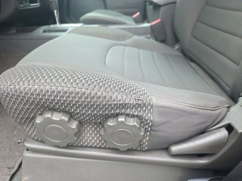 Used 2017 Nissan Frontier Desert Runner image 10