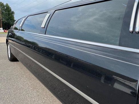 Used 2008 Lincoln Town Car Executive RWD image 29