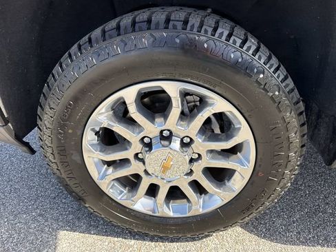 Certified 2025 Chevrolet Silverado 2500 LT w/ Z71 Chrome Sport Edition image 40