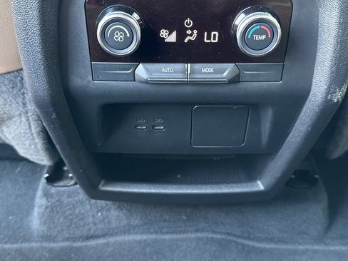 Used 2025 Buick Enclave Preferred FWD image 28
