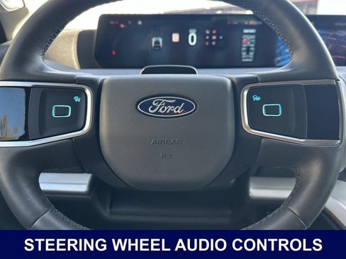 Used 2025 Ford Expedition Active AWD/4WD image 30