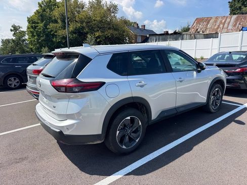 Used 2024 Nissan Rogue SV FWD image 13