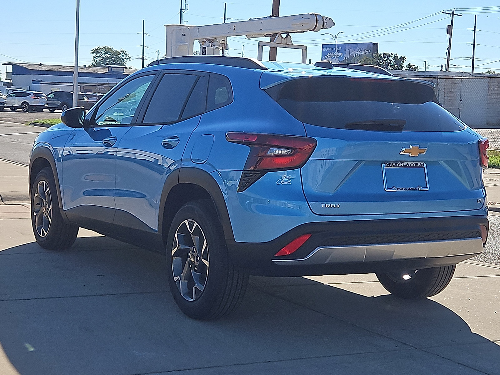 New 2026 Chevrolet Trax LT w/ LT Convenience Package FWD image 3