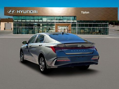 New 2026 Hyundai Elantra SEL Sport Premium FWD image 5