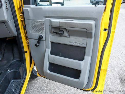 Used 2019 Ford E-350 and Econoline 350 Super Duty image 19