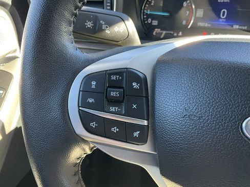 Used 2023 Ford Explorer Limited w/ Limited Technology Package image 10