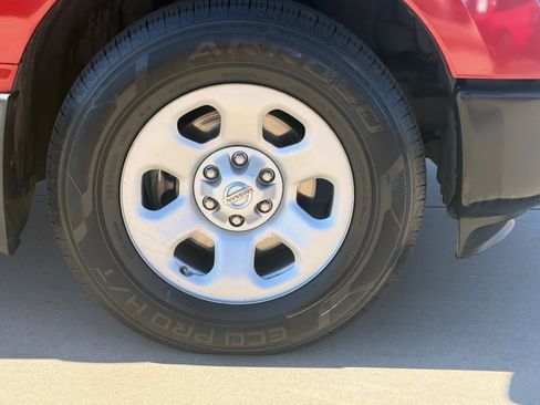 Certified 2017 Nissan Titan S image 9