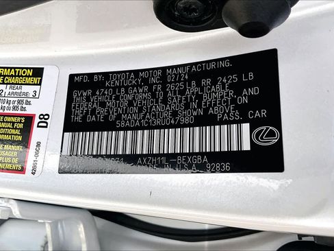 Used 2024 Lexus ES 300h w/ Premium Package image 37