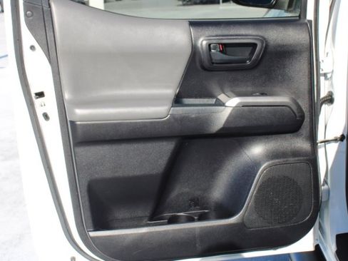 Certified 2020 Toyota Tacoma SR5 image 15