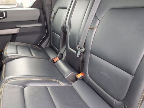 Used 2022 Ford Bronco Badlands image 7