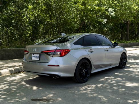 Used 2024 Honda Civic Sport image 9