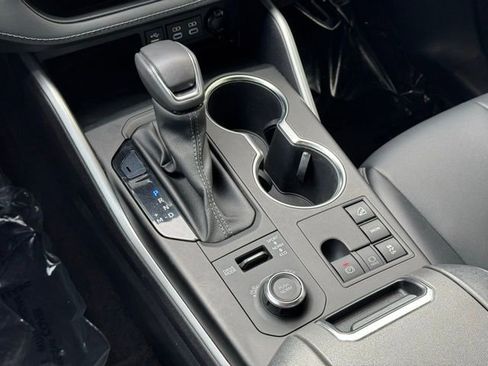 Certified 2023 Toyota Highlander XSE image 19