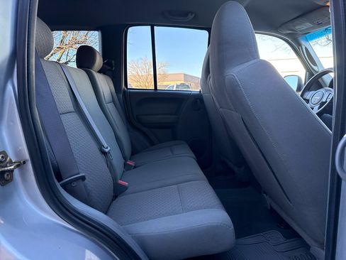 Used 2006 Jeep Liberty Renegade image 17